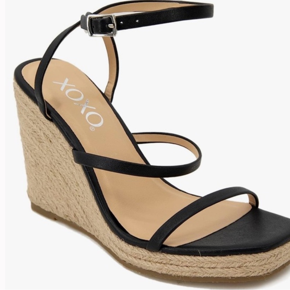 XOXO Uliana Black and Tan Wedge Sandals Ankle strap Open toe NWOT Sz 7